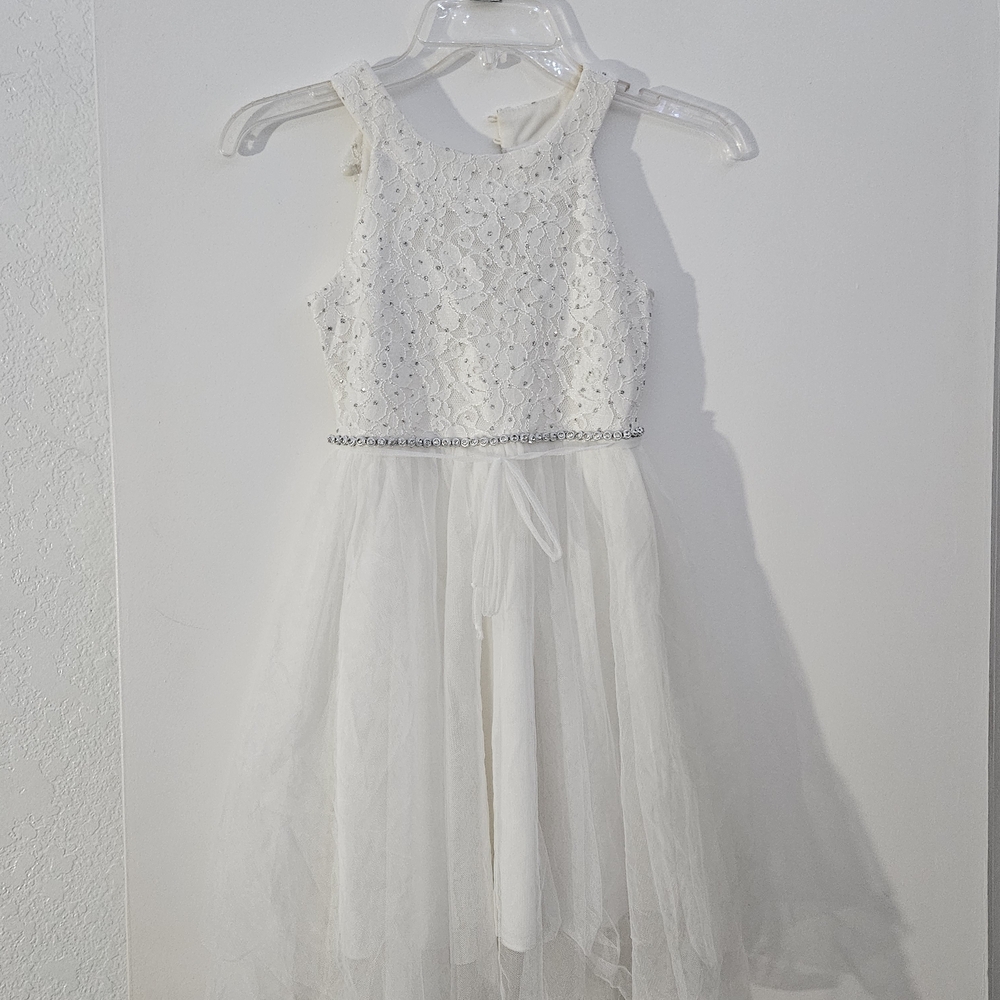 Elegant White Lace Dress